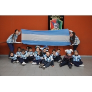 Los más pequeños celebraron el DIA DE LA BANDERA